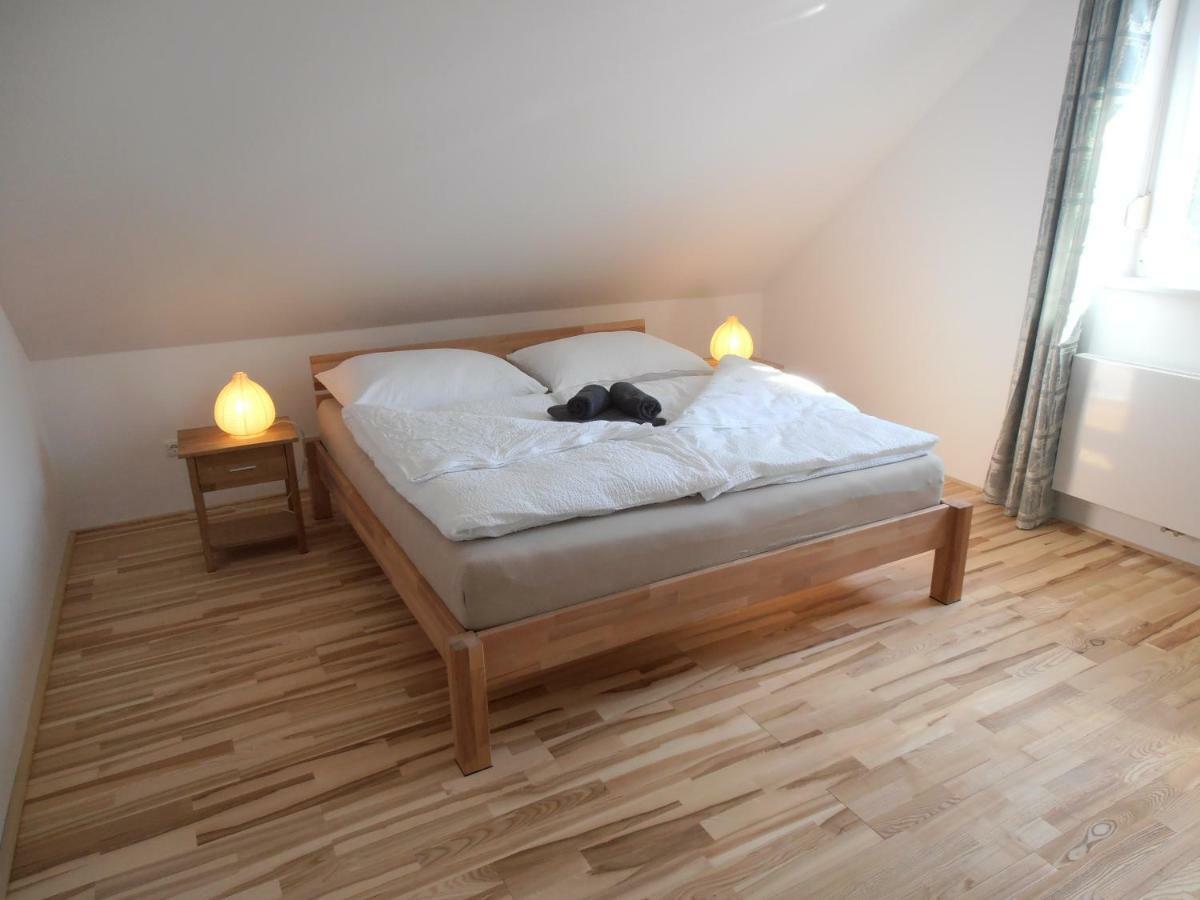 Ferienwohnung Am Kirchberg Йойс Экстерьер фото